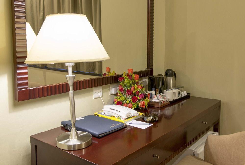 Protea Hotel Lusaka Cairo Road מראה חיצוני תמונה