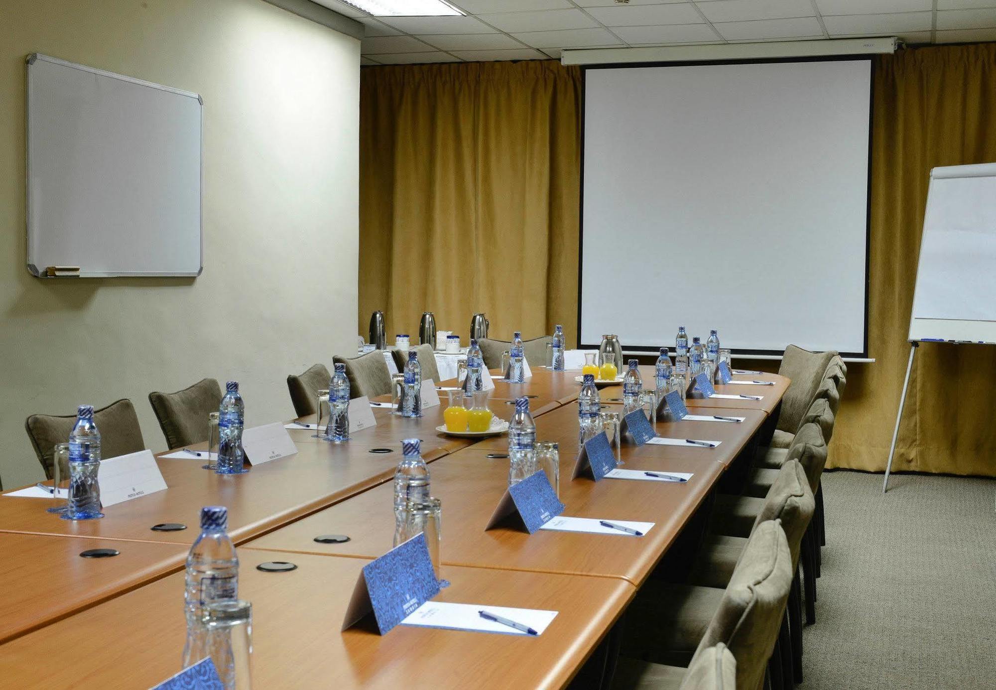 Protea Hotel Lusaka Cairo Road מראה חיצוני תמונה