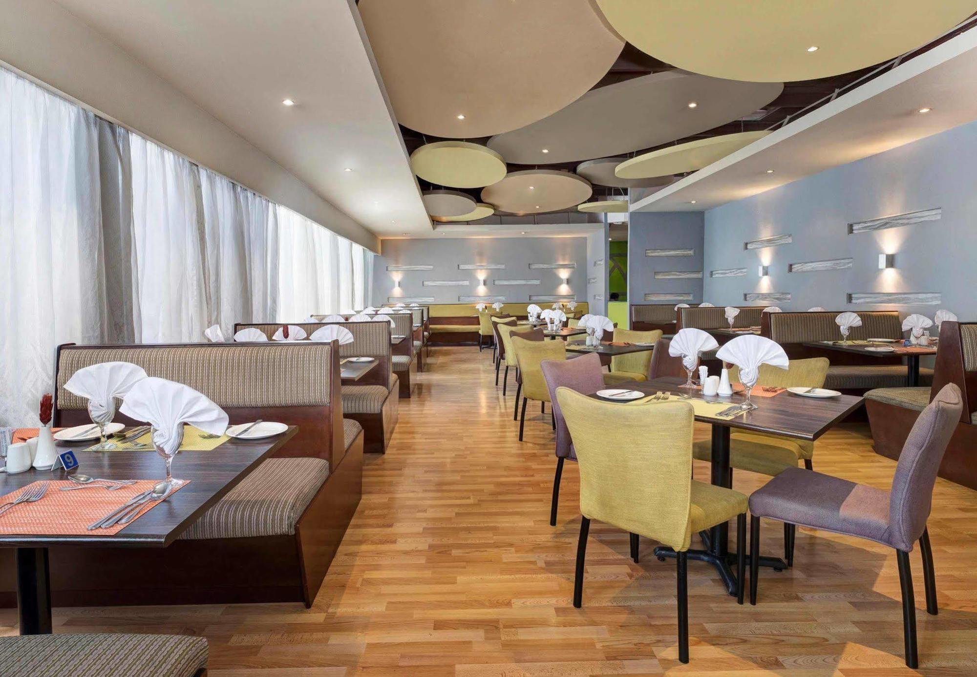Protea Hotel Lusaka Cairo Road מראה חיצוני תמונה